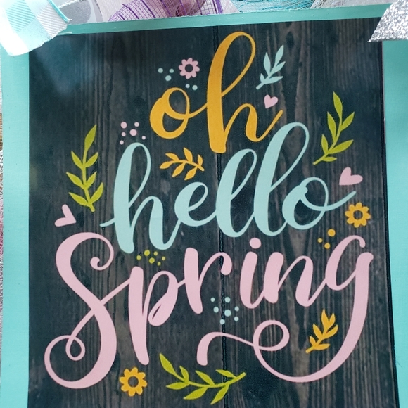 Hello Spring Wreath - Picture 2 of 6